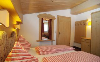 landhaus.staller-zimmer2.jpg