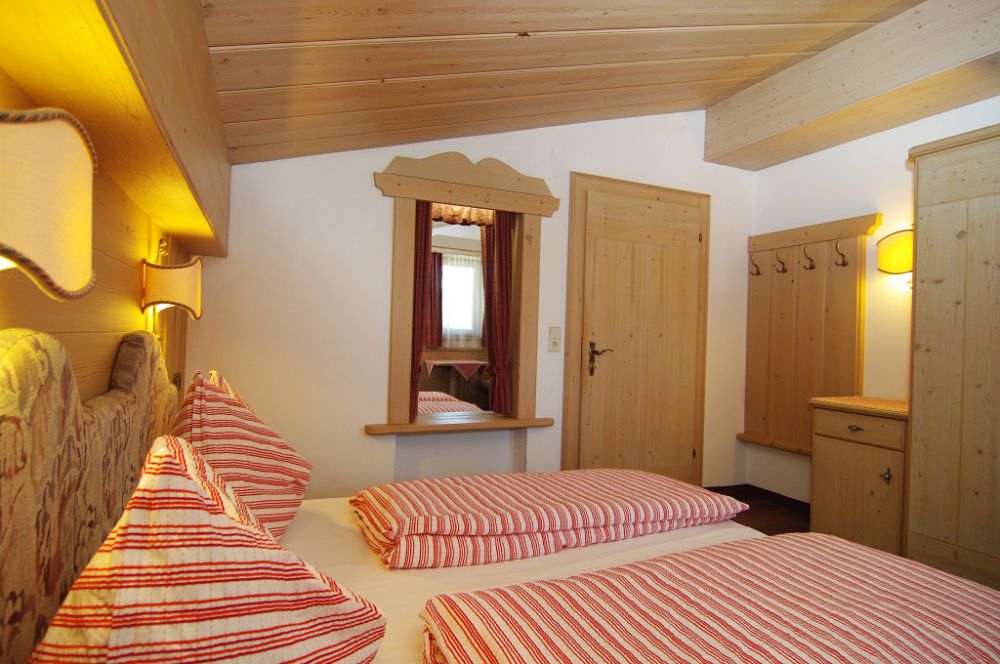 landhaus.staller-zimmer2.jpg
