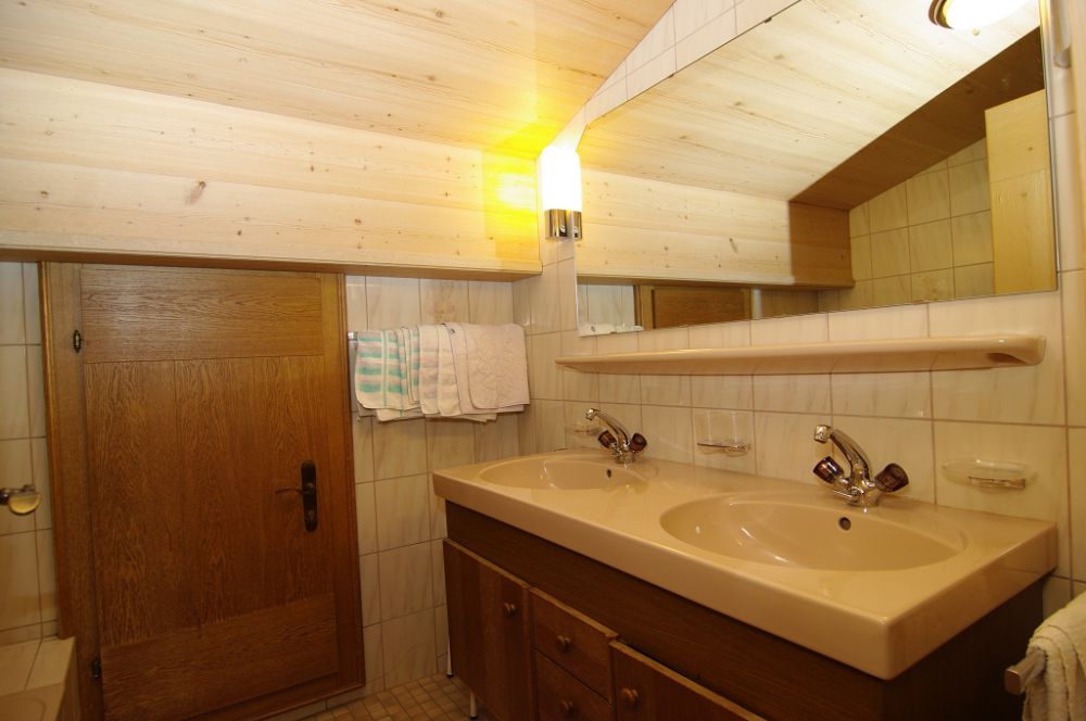 landhaus.stallerZILA6007.JPG